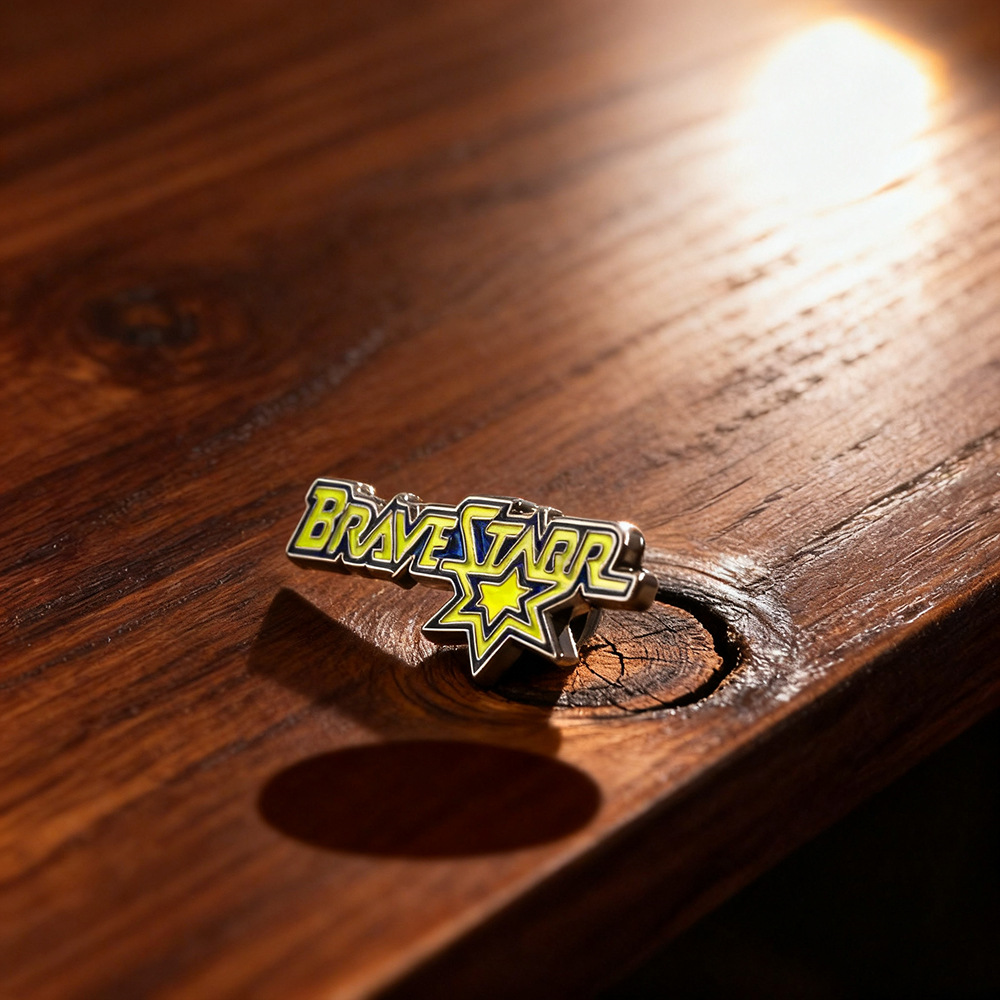 Klasyczna broszka z logo anime – Anime Merchandise Logo recenzja i cena